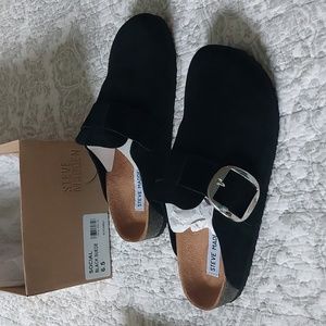 Steve Madden Suede clogs